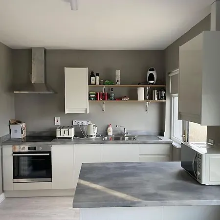 Donegal With Sea Views & Internet Tv, Sleeps Six *