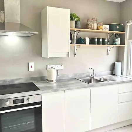 Donegal With Sea Views, Sleeps Six *