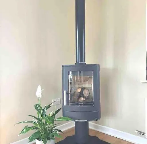 Donegal With Sea Views & Internet Tv, Sleeps Six