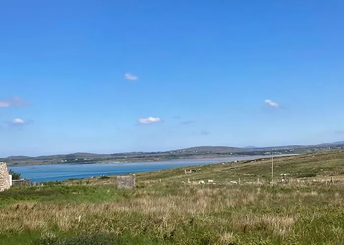 Donegal With Sea Views & Internet Tv, Sleeps Six *