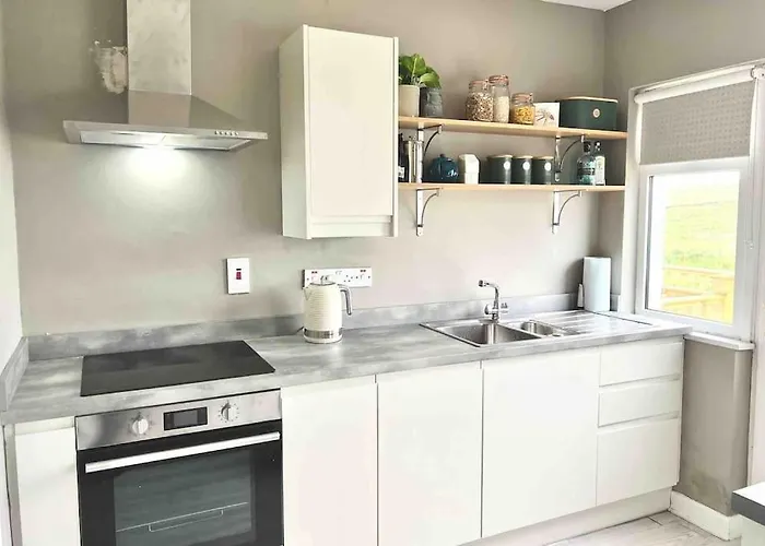 Donegal With Sea Views & Internet Tv, Sleeps Six *